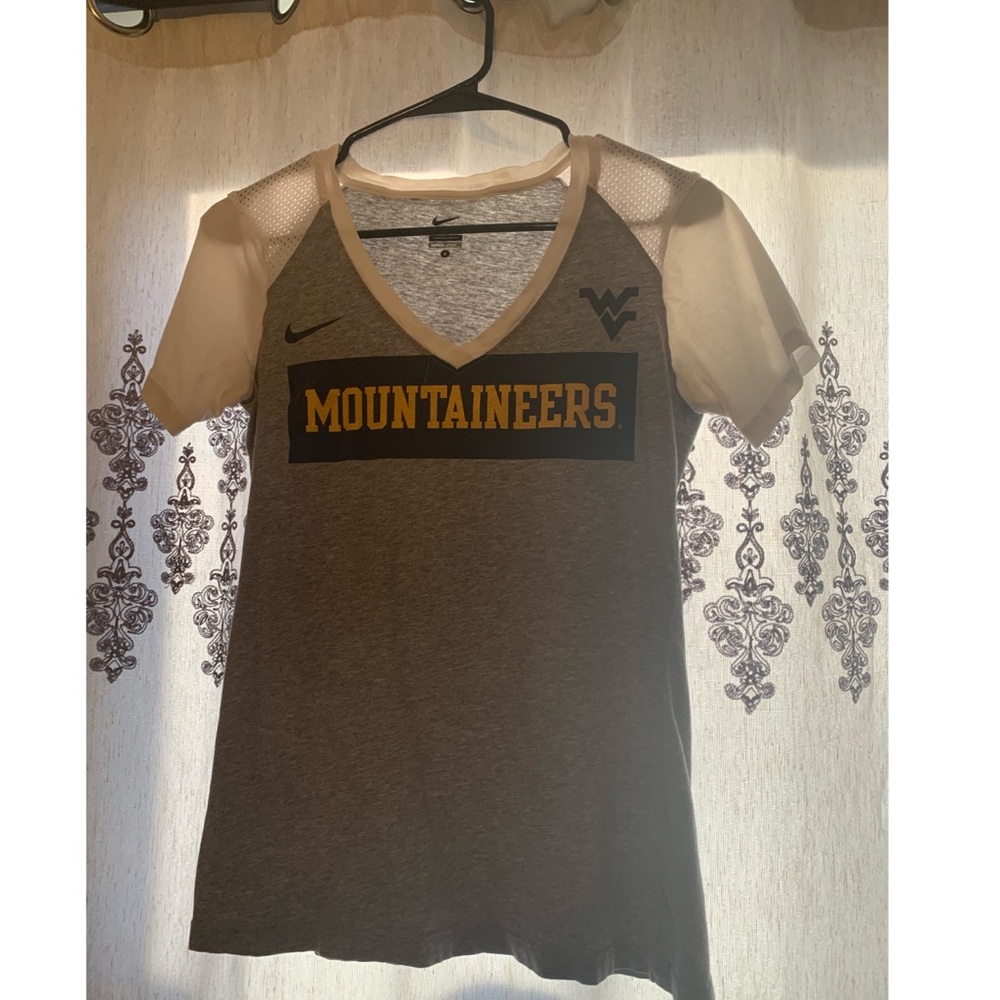 Woman’s Nike WV Mountaineers T-shirt